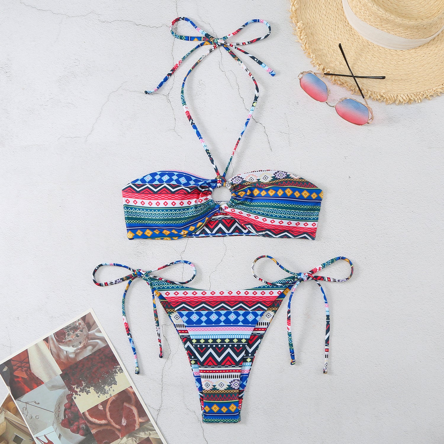 Halter Split Bikini Swimsuit para o visual da praia feminina