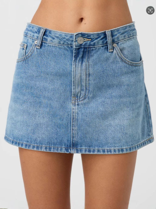 Gonna corta in denim lavata per il comfort casual
