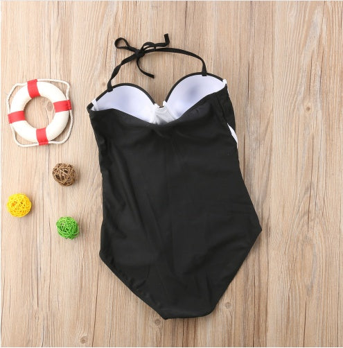 Costume da bagno monopezzo classico per l'eleganza e il comfort della spiaggia senza tempo