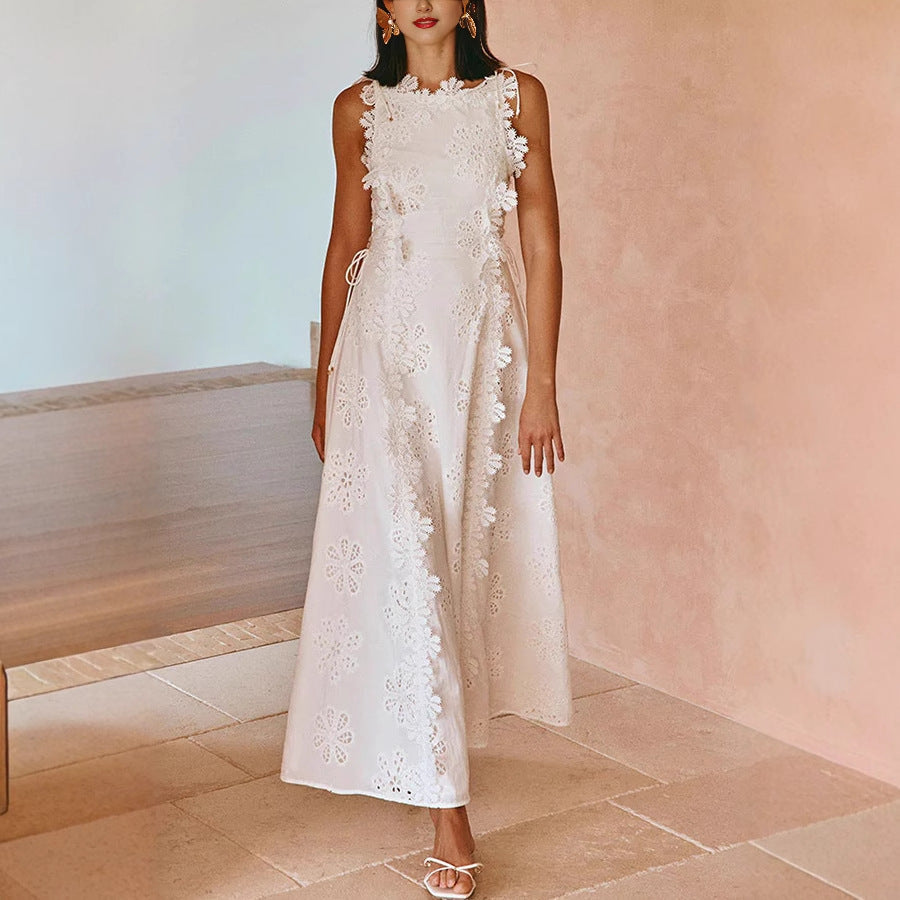 Delicato abito per le vacanze con cravatta da ricamo in pizzo con boho flair