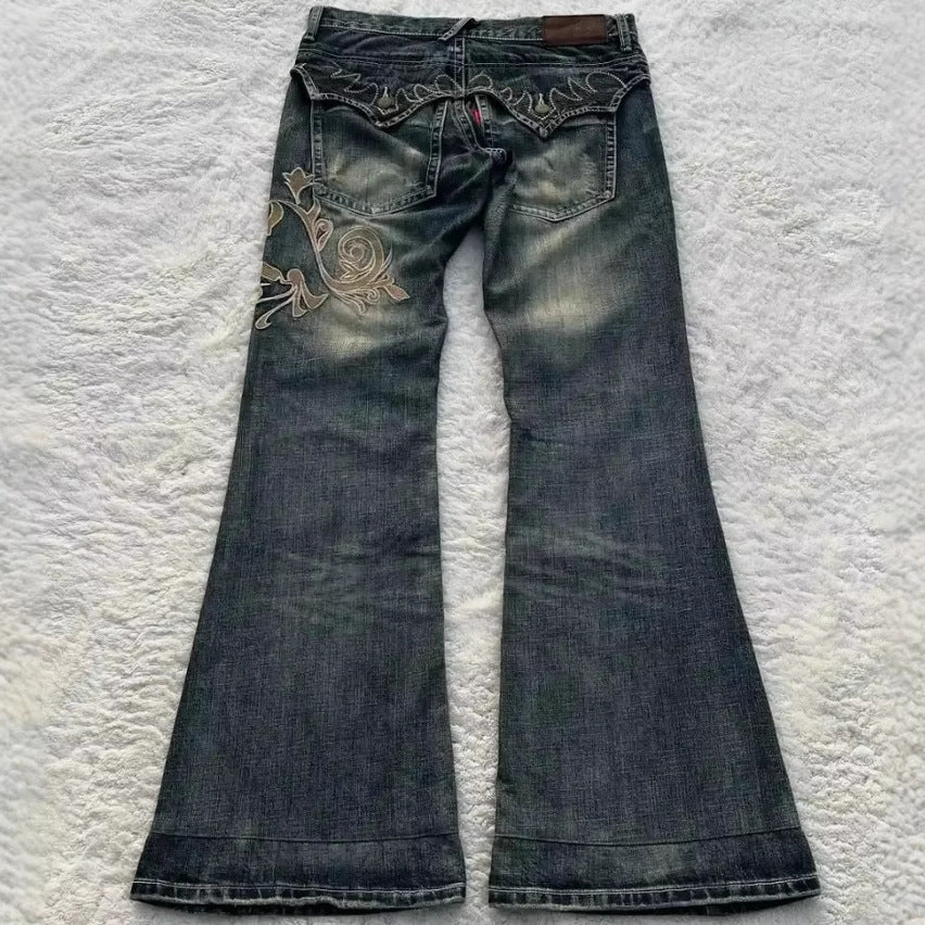 Jeans ricamati alla moda con eleganza cucita a macchina