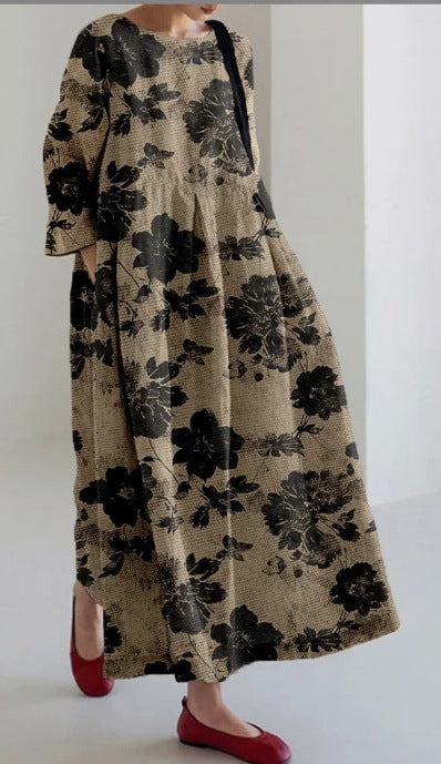 Kreatives Dreiviertelhülsenblumenkleid mit entspannter Silhouette
