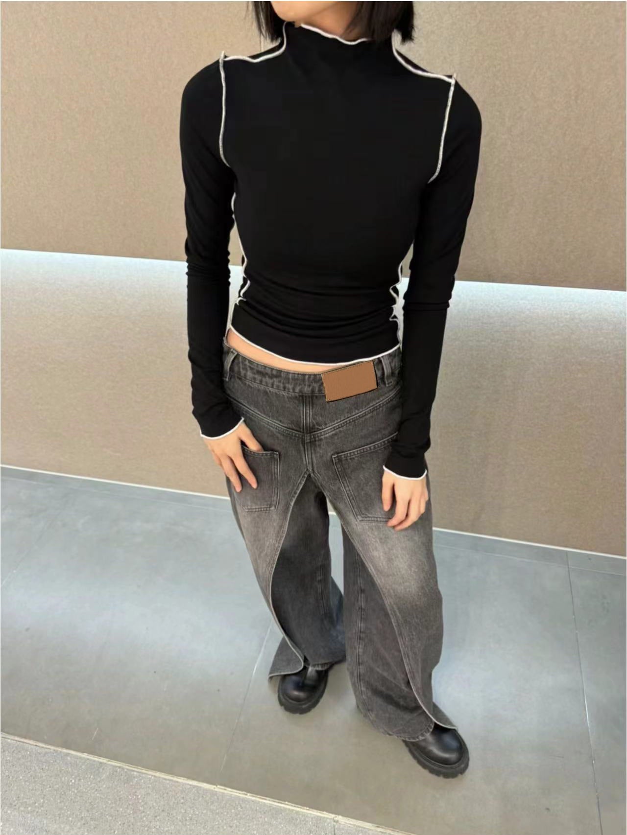 ヴィンテージエッジを備えた可逆的な苦しめられたバナナジーンズ