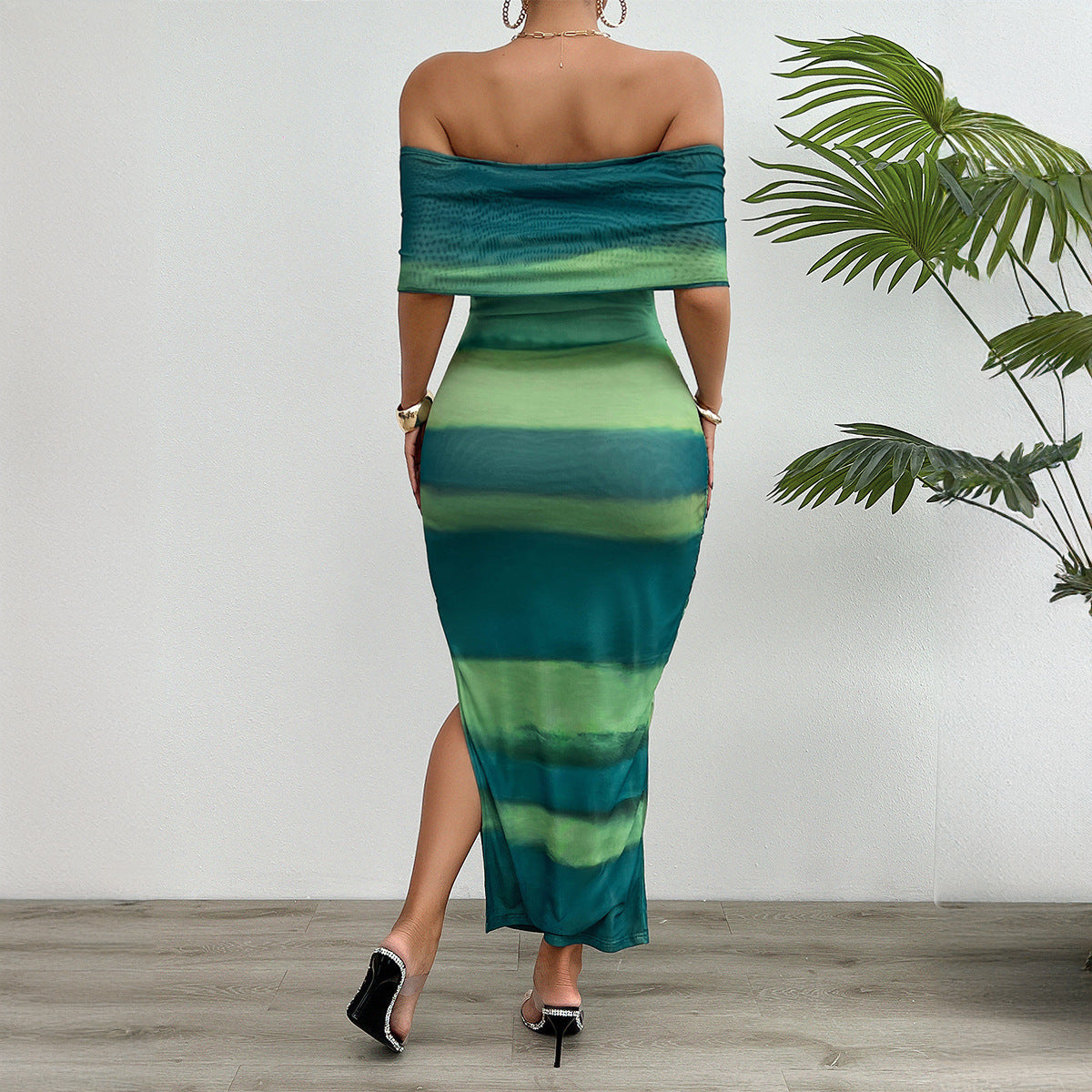 Contrast off-shoulder buisjurk met moderne elegantie