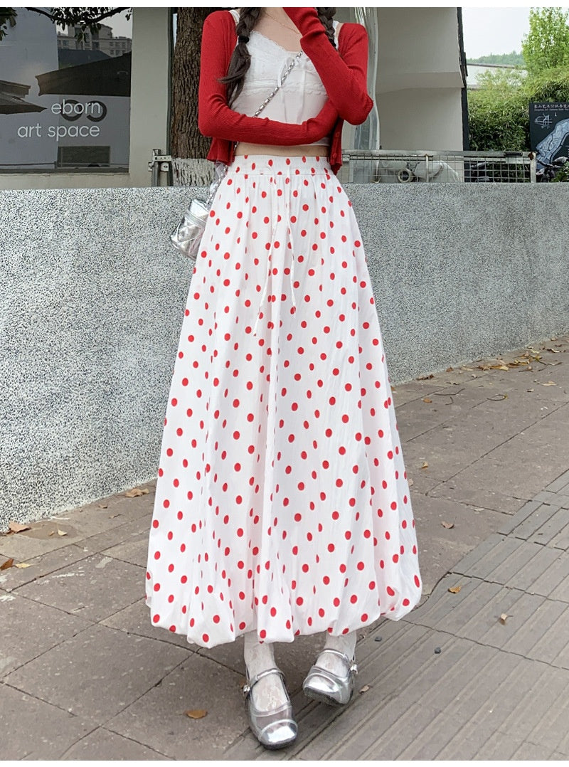 Falda de lunares rojos para juguetones atuendos de verano