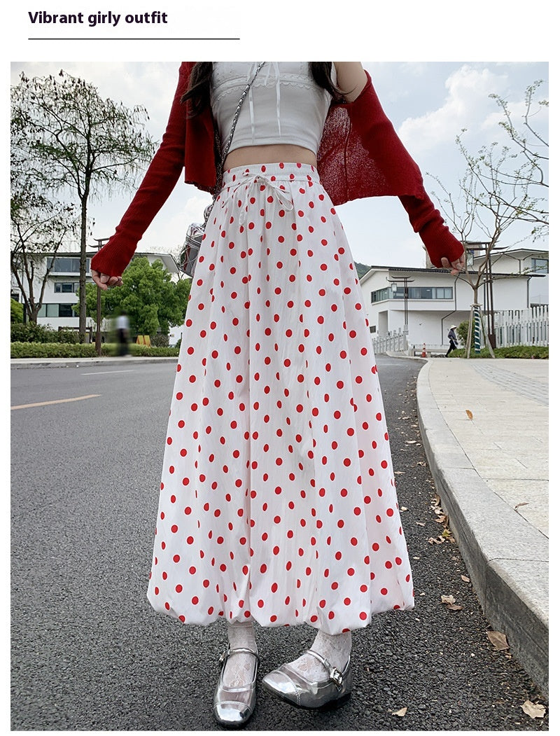 Falda de lunares rojos para juguetones atuendos de verano