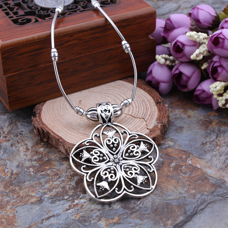 Floral Shaped SIlver Toned Necklace