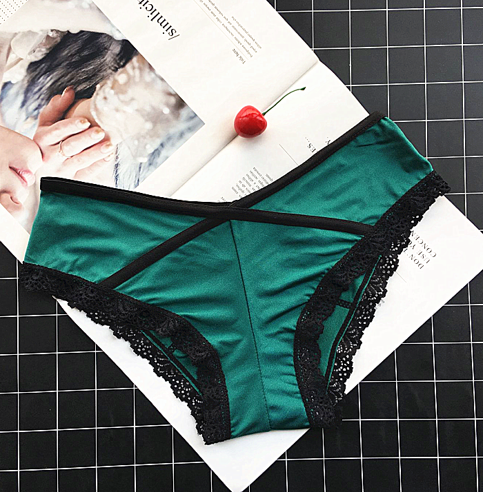 Single Solid Color Lace Lined High Waist Briefs