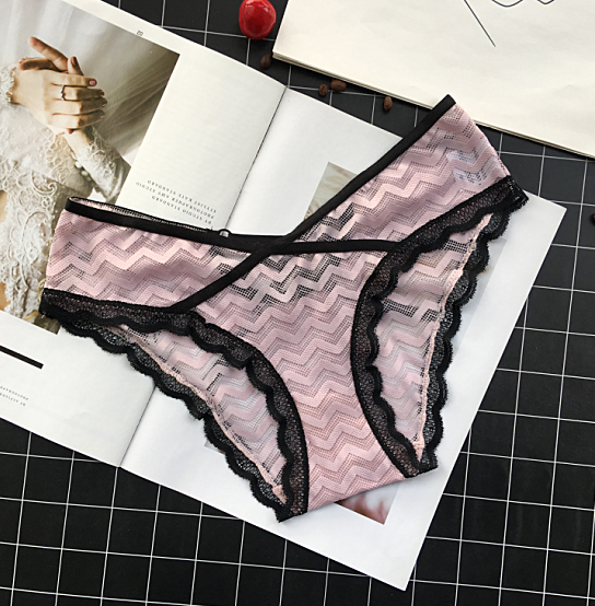 Bragas de cintura alta semitransparentes con adornos