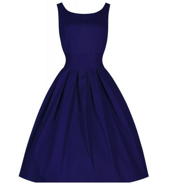 Colher plissado pescoço um vestido de linha