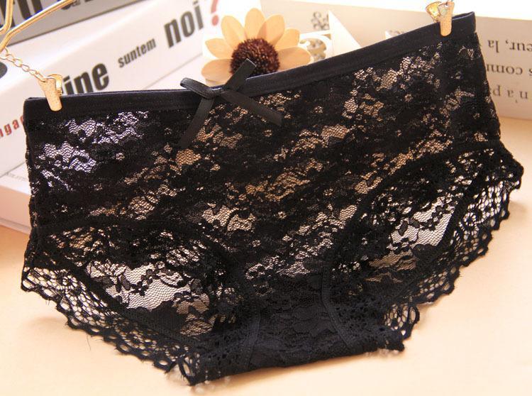 Panty hipster renda hitam mengacak -acak